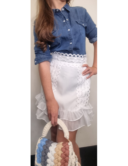 Minigonna con ricamo e balze